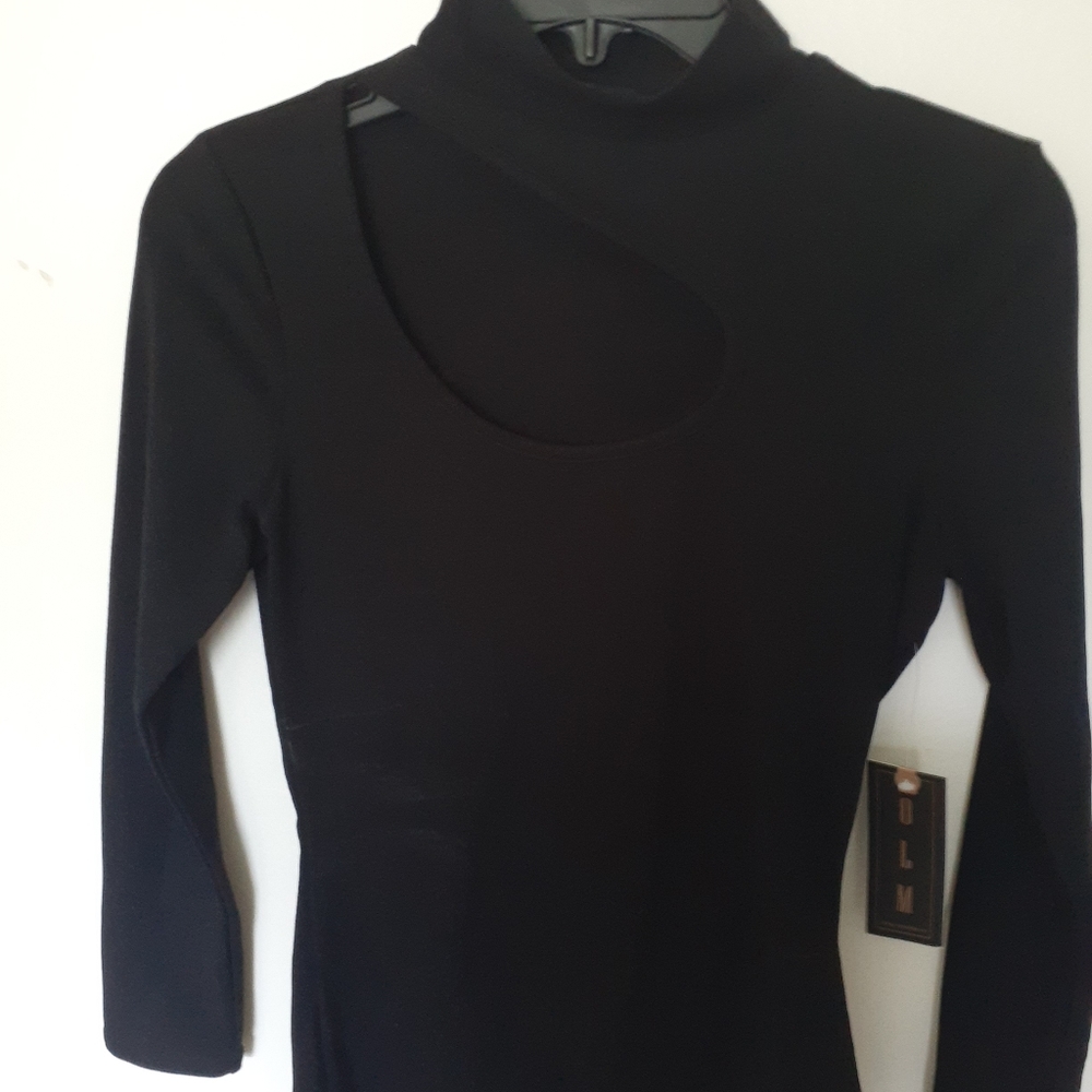 3/4 length sleeve, mock neck, cutout